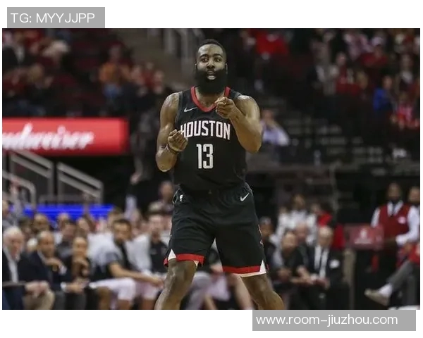 普理查德回忆被哈登晃倒经历直言脚踝无恙心态乐观